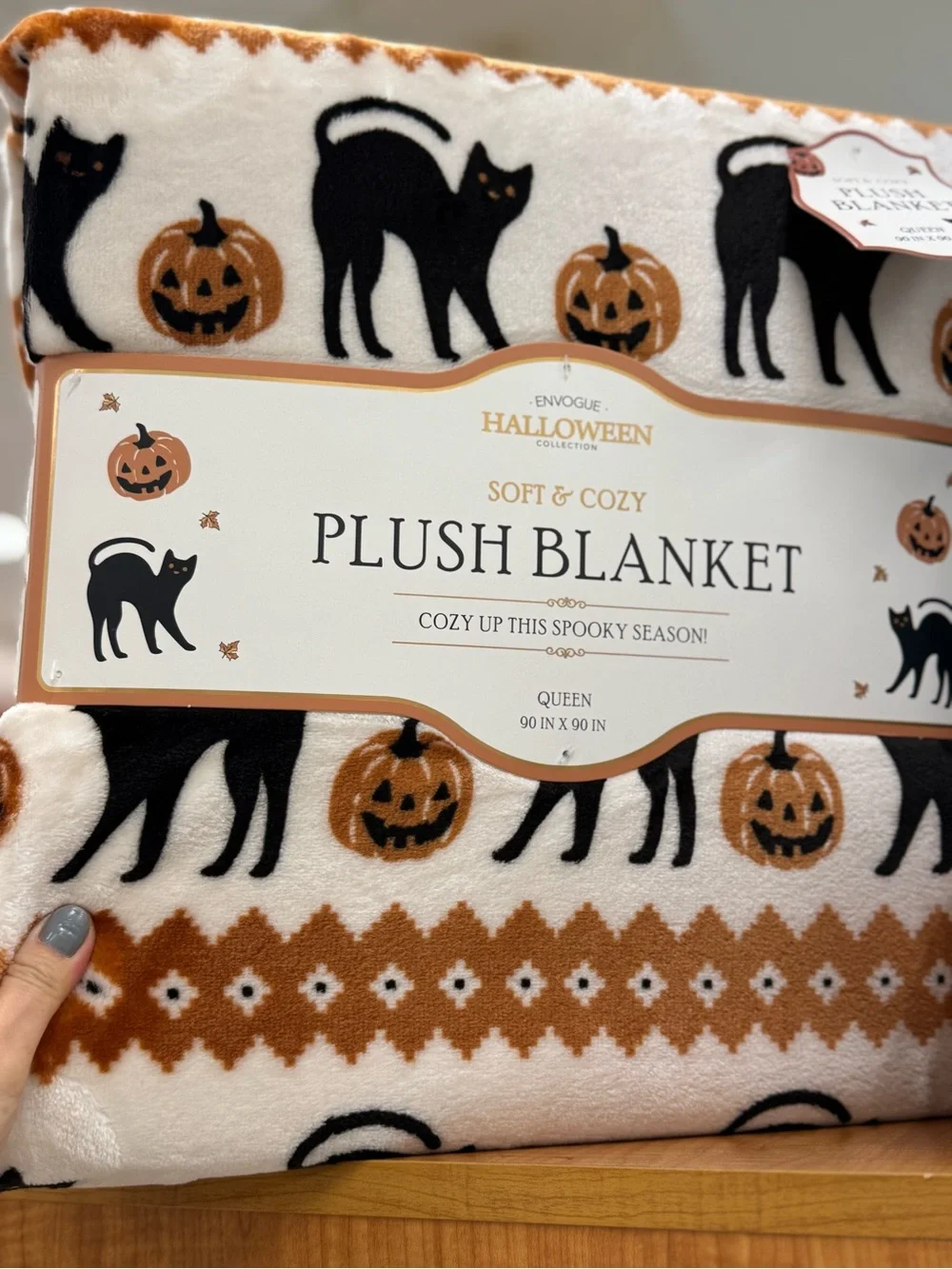 Envogue Halloween Plush Blanket in Black and Orange
